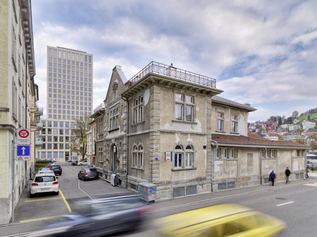 Spanisches Klubhaus Foto Jürg Zürcher